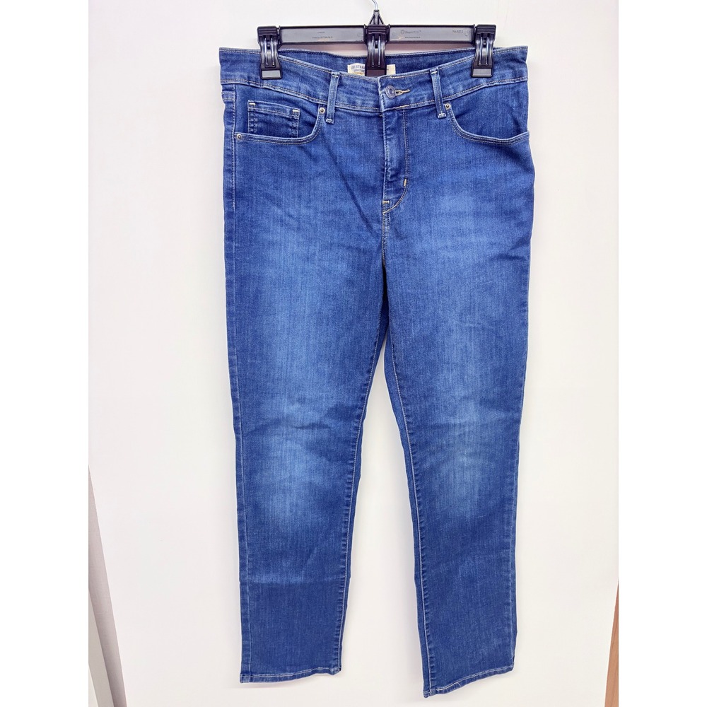 Levi Strauss Signature Straight Women 8M Blue Totally Shaping Americana Classic